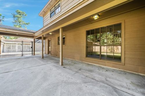 2706 Frst Gdn Dr, Humble TX 77345-1418 exterior