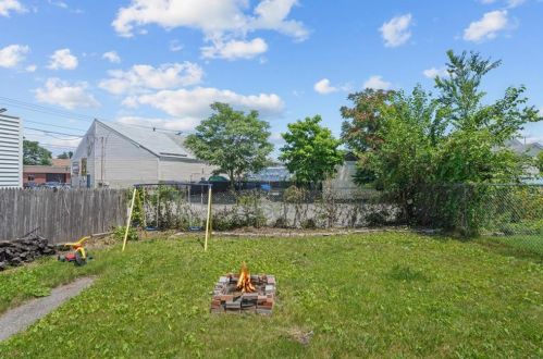 18 Daniel Ave, Providence RI 02909-4714 exterior