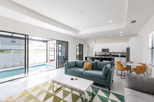 803 106 Ave, Naples FL 34108-1846 exterior