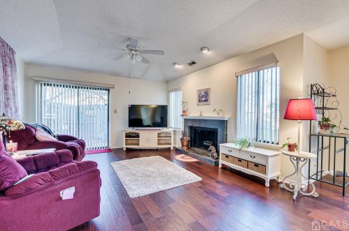 22 Carriage Pl, Edison NJ 08820-4020 exterior