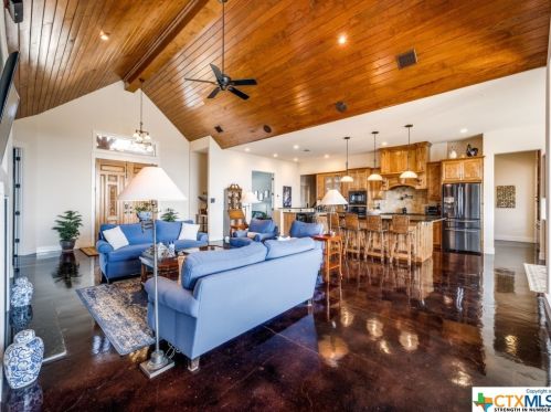 1009 Bluewater Pl, Spring Branch TX 78070-5485 exterior