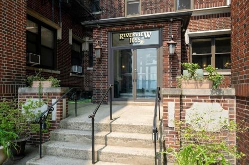 1055 Boulevard, Union City NJ  07086-7258 exterior