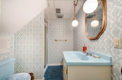 522 Barbara Dr, Pittsburgh PA  15227-4404 exterior