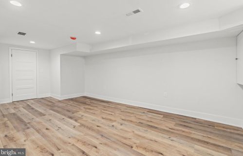 1155 18th St, Philadelphia PA  19146-3052 exterior