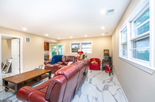 1570 Franklin St, Clark NJ  07066-2517 exterior