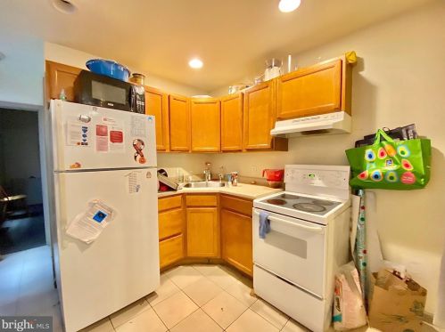 2037 Carlisle St, Philadelphia PA  19121-2306 exterior