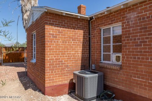 1710 Grant Rd, Tucson AZ 85712-2237 exterior