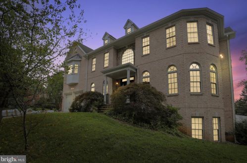 6529 Fairlawn Dr, Mc Lean VA  22101-5236 exterior