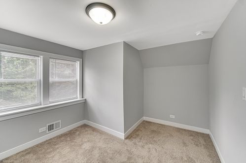 7705 Bennett Ave, Chicago IL  60649-4605 exterior