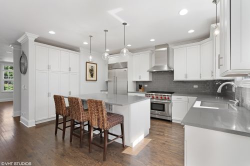 3550 Hoyne Ave, Chicago IL 60643-3323 exterior