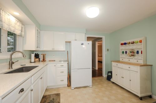 19 Amoskeag Rd, Concord NH 03301-4641 exterior