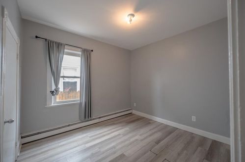 97 Seamans St, Providence RI 02908-1321 exterior