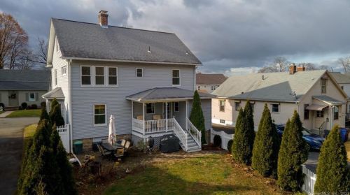 6 Harris St, Enfield CT 06082 exterior