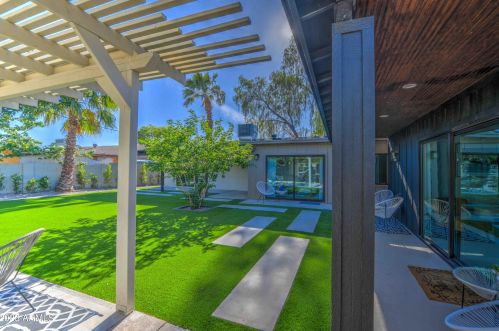 4043 44th Pl, Phoenix AZ  85018-5401 exterior