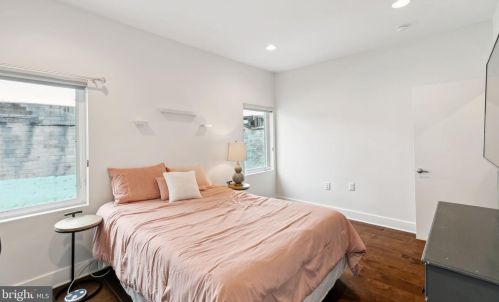 1324 Howard St, Philadelphia PA 19122-2445 exterior