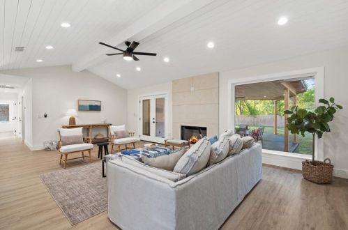 5006 Buffalo Pass, Austin TX 78745-2832 exterior