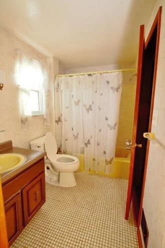 6830 Ridgevue Dr, Pittsburgh PA 15236-3644 exterior