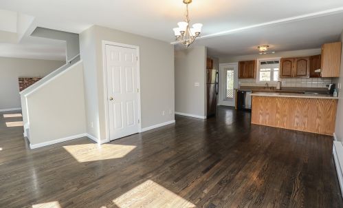 87 Blacksnake Rd, Seabrook NH 03874-4310 exterior