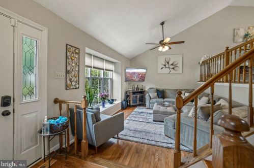 12915 Summer Hill Dr, Silver Spring, MD 20904-7137