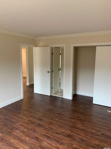 44 Ashley Cir, Commack NY 11725-4640 exterior