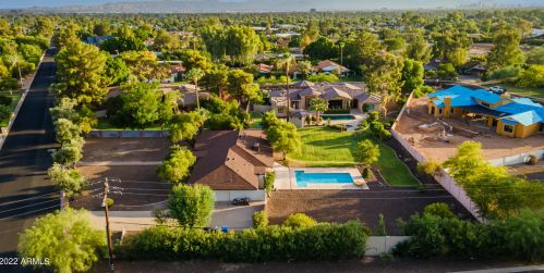 4450 54th St, Phoenix AZ 85018-1905 exterior