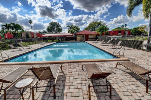 8225 Thames Blvd, Boca Raton FL 33433-8306 exterior