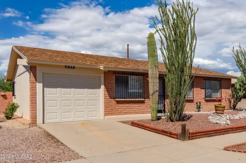 7313 Camino De La Tierra, Tucson AZ  85746-8300 exterior