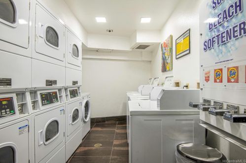 2045 Kalakaua Ave, Honolulu HI  96815-5118 exterior