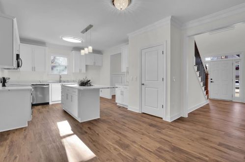 2199 Collins Dr, Atlanta GA  30318-1217 exterior