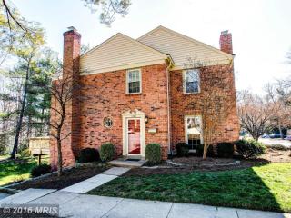 11526 Pine Cone Ct, Herndon, VA 20191-2258