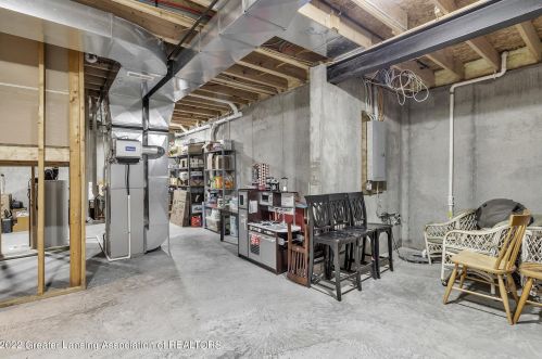 4106 Presidents Way, Dewitt MI 48820-7883 exterior