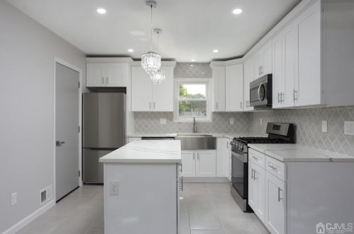 16 Carole Pl, Old Bridge NJ  08857-2502 exterior