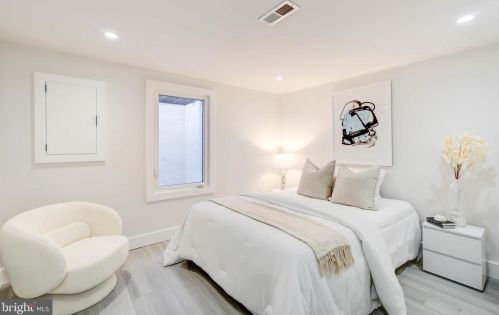 4624 Asbury Pl, Washington DC  20016-4325 exterior