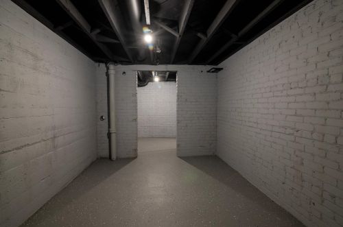 2726 Beverly Rd, Milwaukee WI  53211-2438 exterior