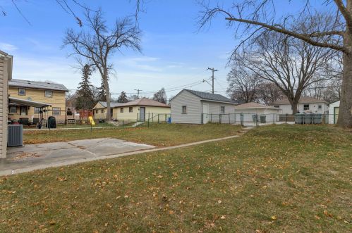 3816 51, Milwaukee WI 53220-2022 exterior