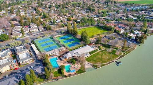 1314 Marina Cir, Davis CA 95616-2728 exterior