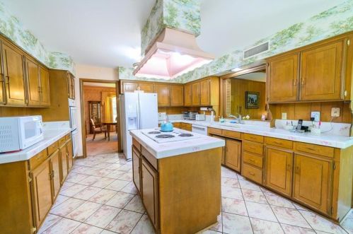 5165 Del Roy Dr, Dallas TX 75230-2924 exterior