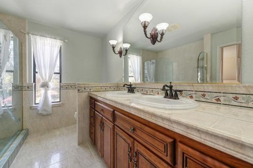 9811 Blue Lk Dr, Folsom CA 95630-1909 exterior