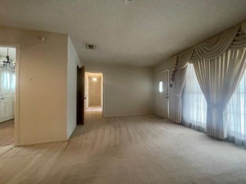 1105 Grauwyler Rd, Irving TX 75061-3411 exterior