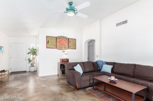 8845 Apple Tree Dr, Tucson AZ  85730-4660 exterior