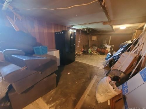 9 Joel Dr, Ellington CT 06029-2612 exterior