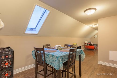 5451 Schubert Ave, Chicago IL 60614-1247 exterior