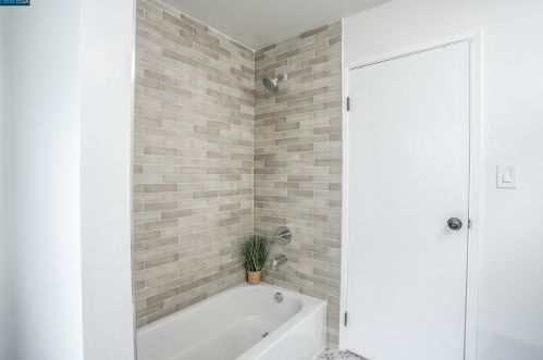 915 Dartmouth Way, Concord CA  94518-3819 exterior