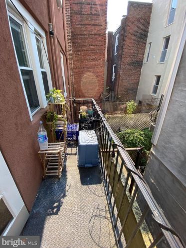 742 Carpenter St, Philadelphia PA 19146-2511 exterior