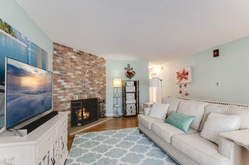 13396 Hughes Ct, Saint Paul, MN 55124-9590