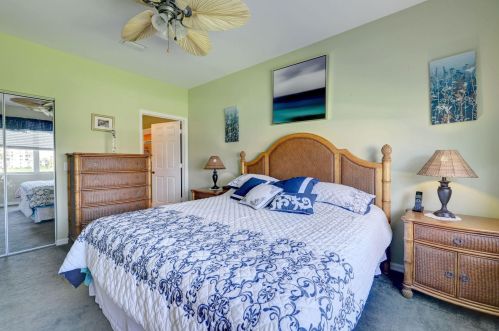 200 Southstar Dr, Fort Pierce FL 34949-9120 exterior