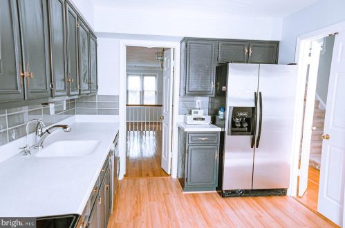 15301 Manor Village Ln, Rockville MD 20853-1820 exterior