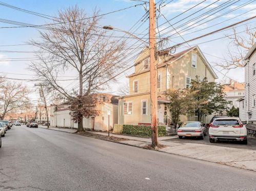 145 Lincoln Ave, Mount Vernon NY 10550-1241 exterior