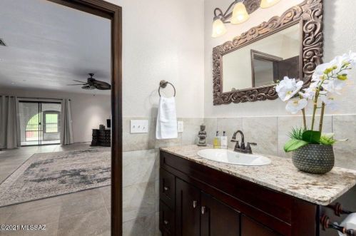 1660 King St, Tucson AZ 85749-8270 exterior