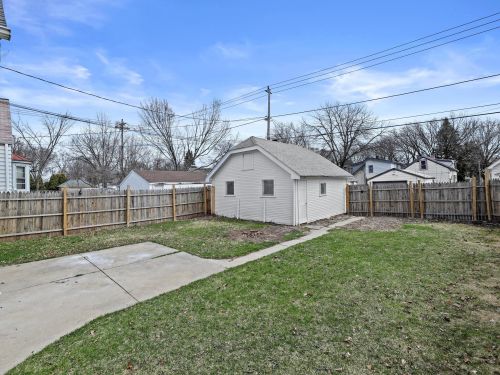 4866 37th St, Milwaukee WI  53221-2570 exterior